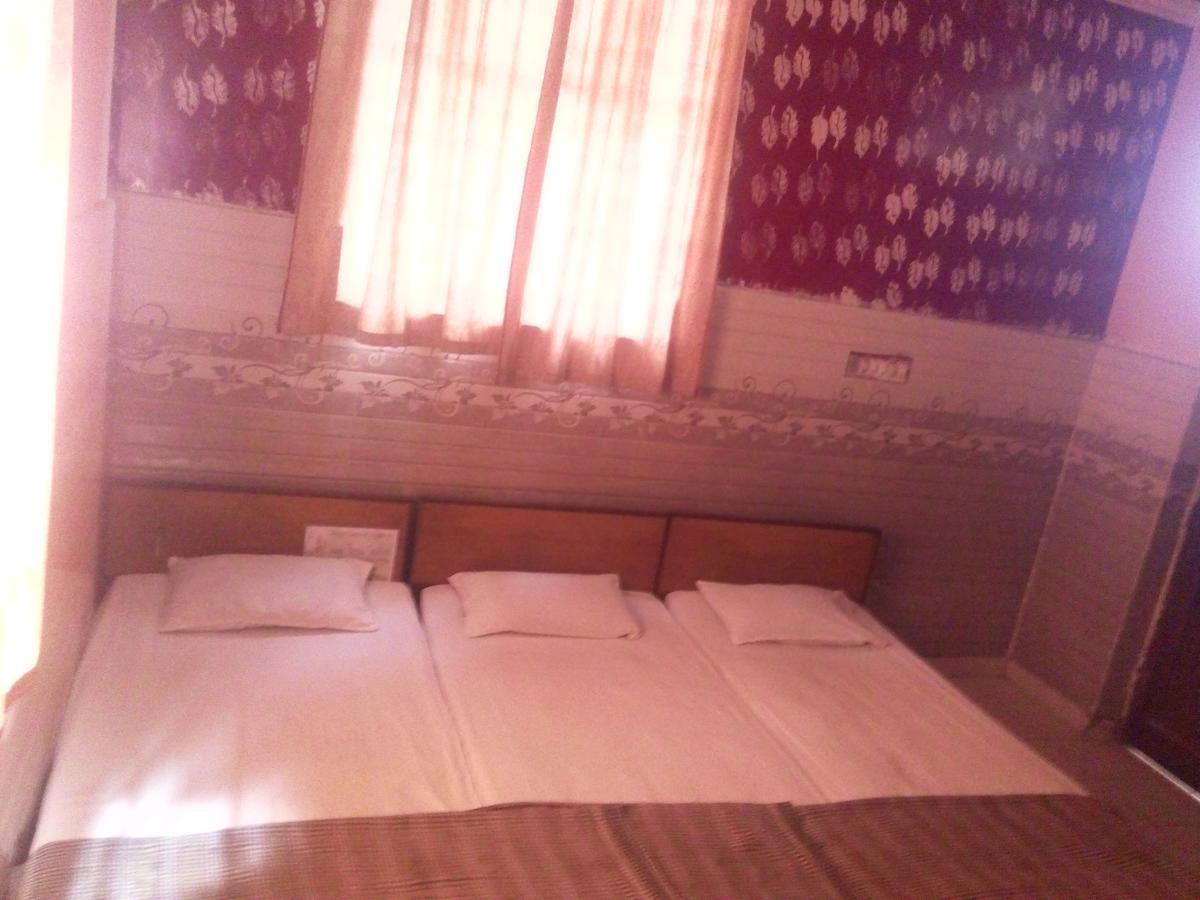 Hotel Bharat Palace Джайпур Екстериор снимка