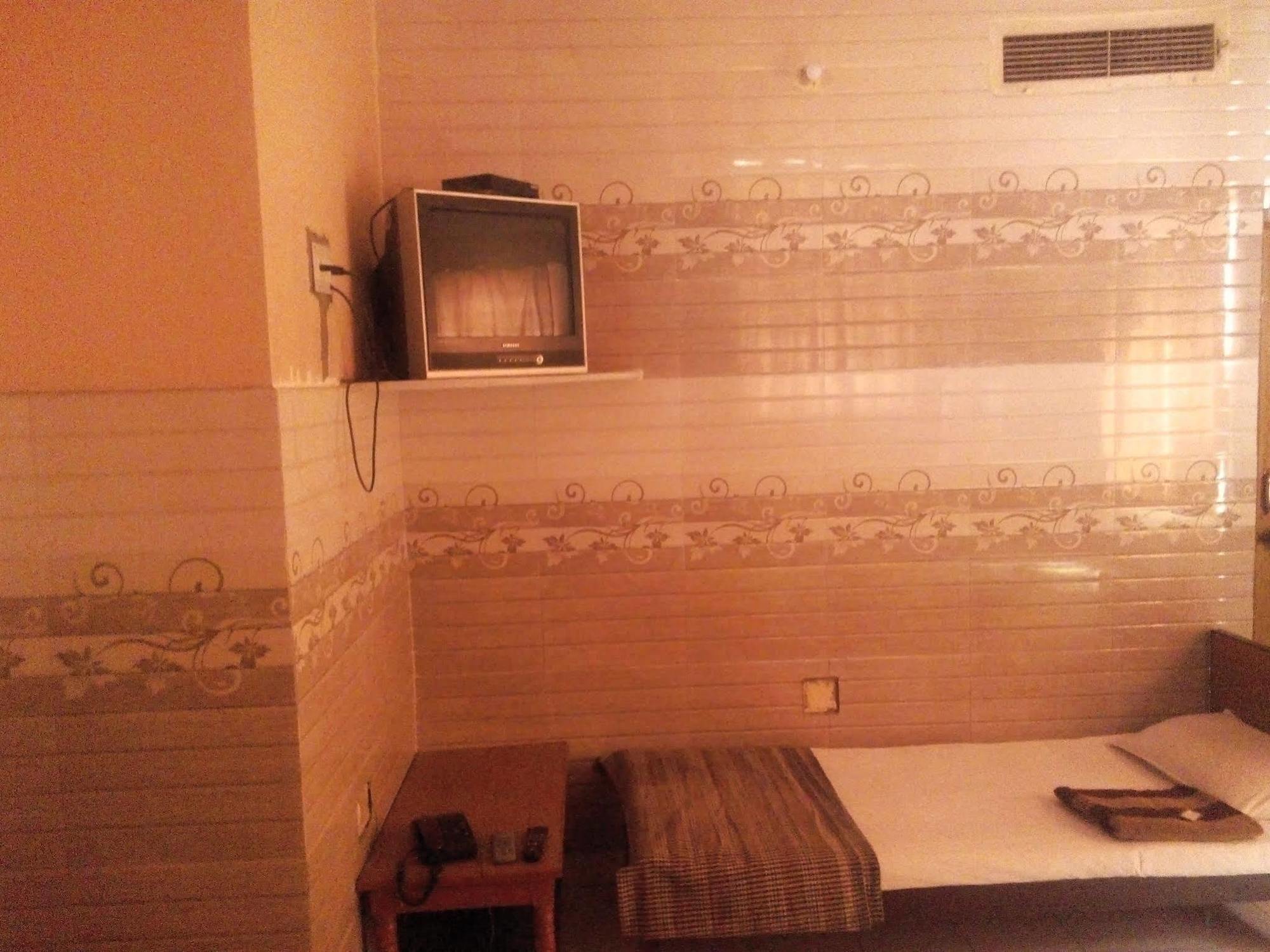 Hotel Bharat Palace Джайпур Екстериор снимка